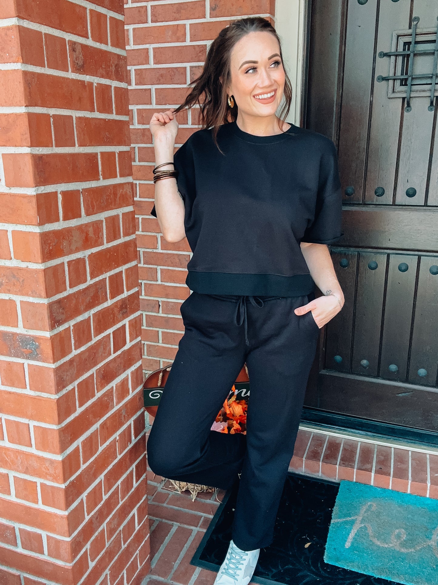 Classic Fit High Rise Straight Leg Sweatpants - Black - Southern Divas Boutique