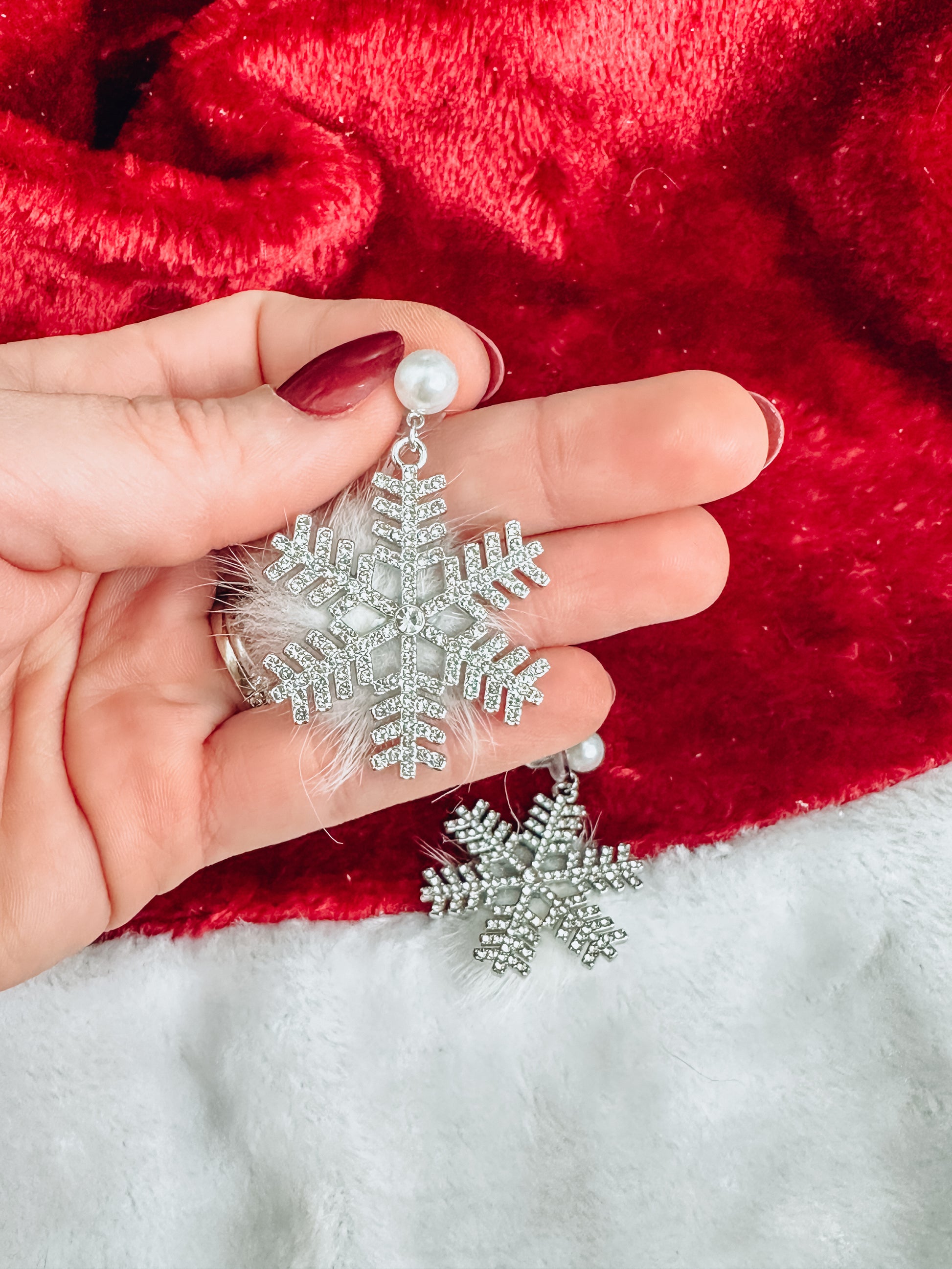 Snowy Snowflake Feather Earrings - Silver - Southern Divas Boutique